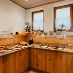 Berggasthof-pension Seminar- Und Tagungshaus Menauer Guest house Grandsberg