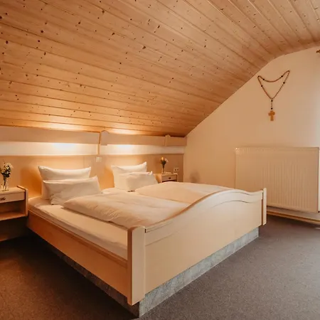 Berggasthof-pension Seminar- Und Tagungshaus Menauer Gasthof